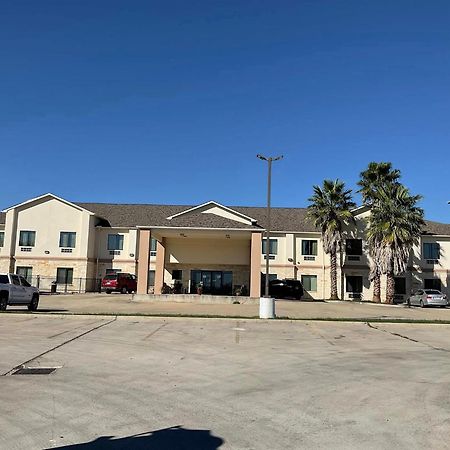 Yorktown Inn And Suites Экстерьер фото