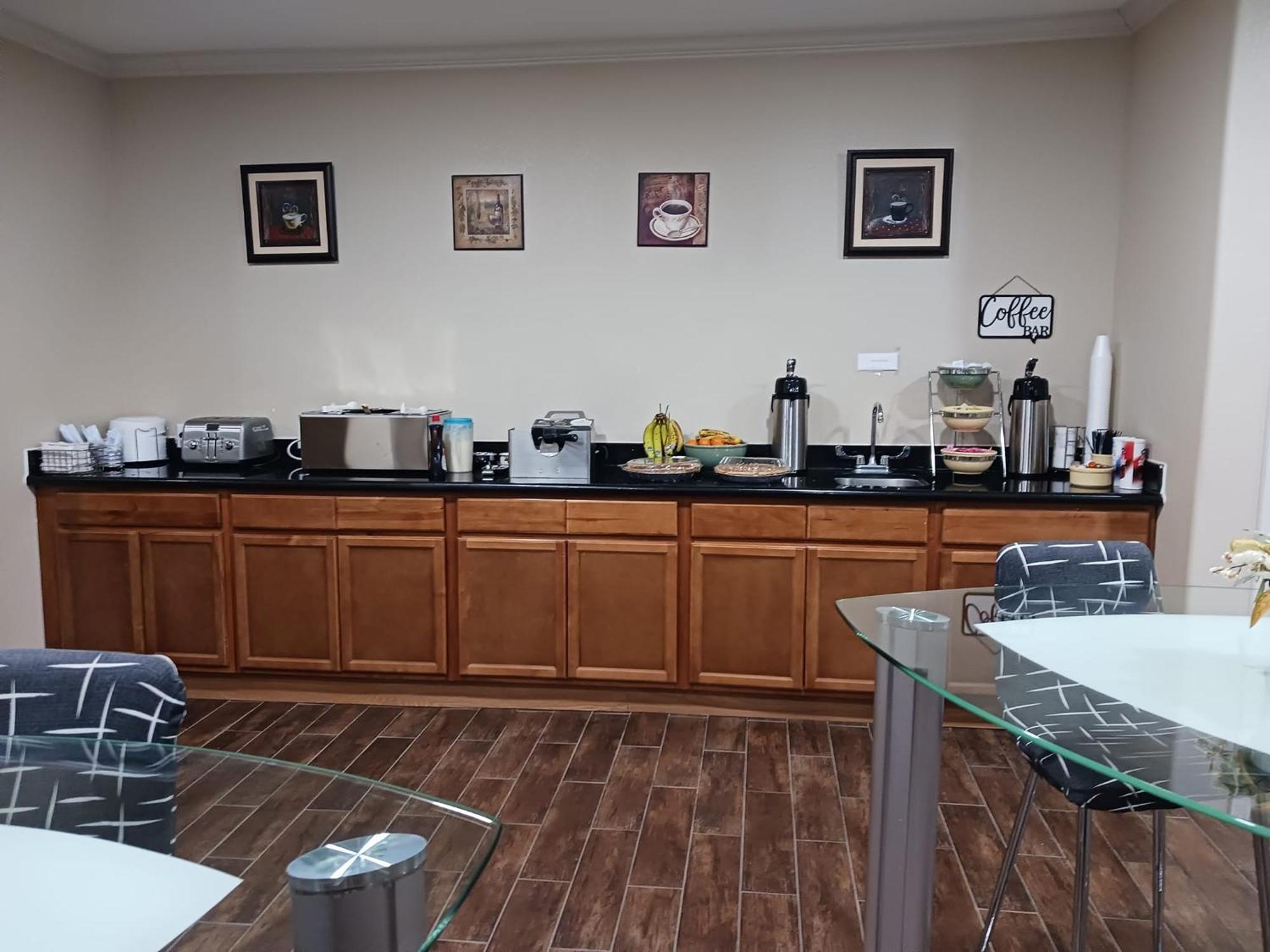 Yorktown Inn And Suites Экстерьер фото
