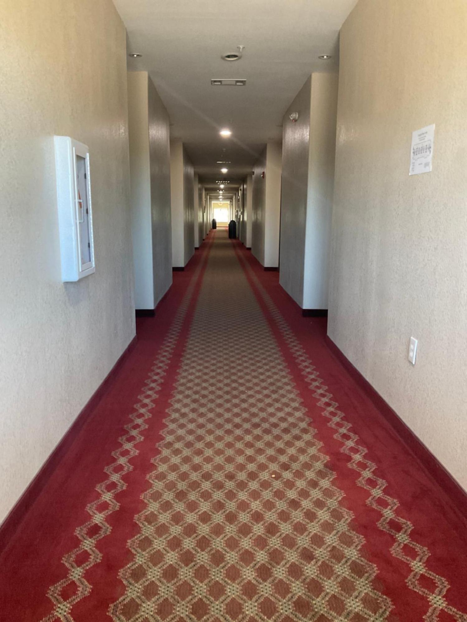 Yorktown Inn And Suites Экстерьер фото