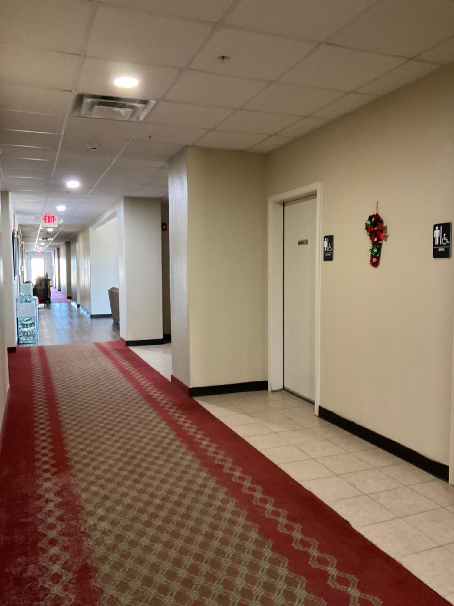 Yorktown Inn And Suites Экстерьер фото