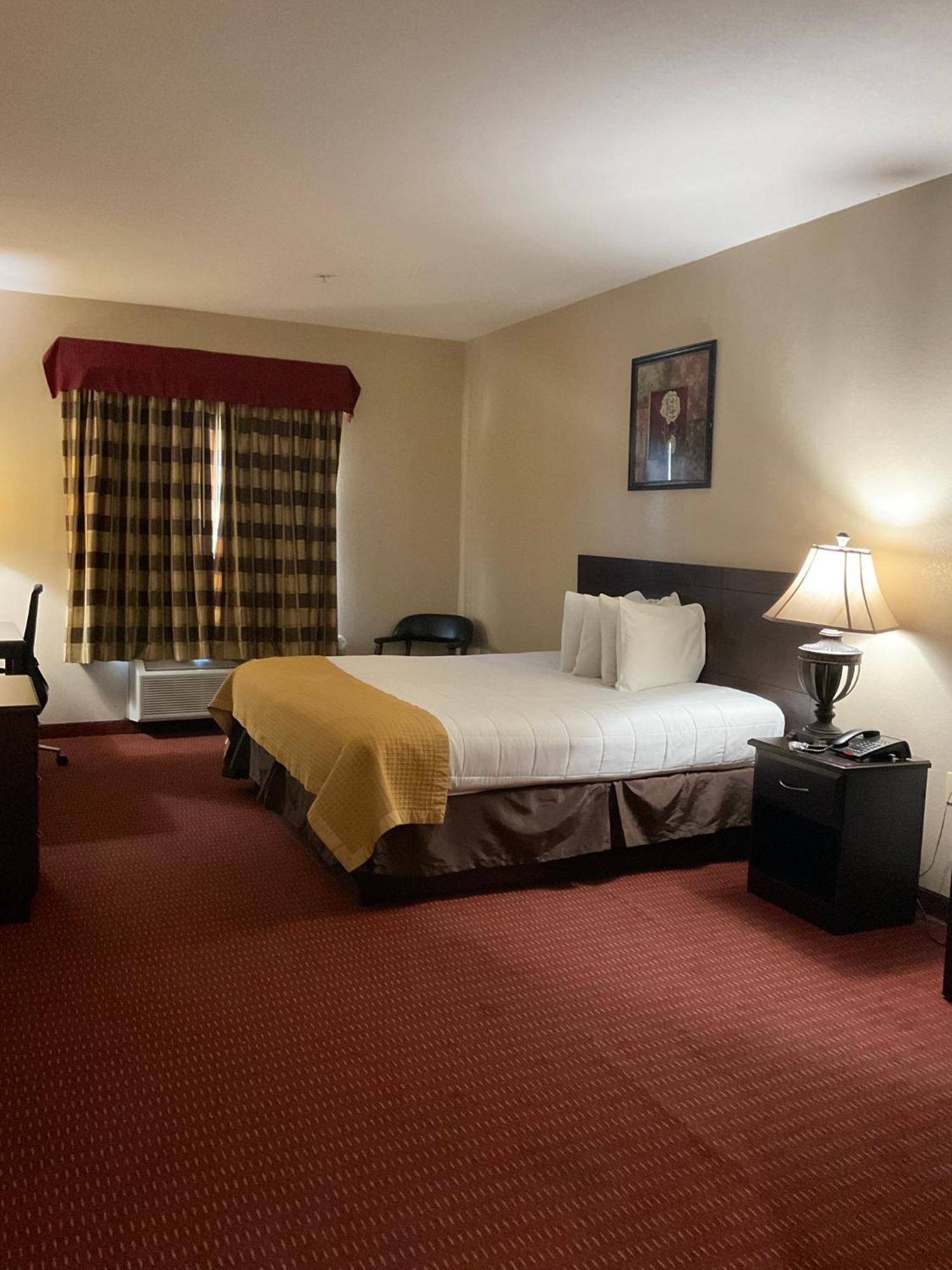 Yorktown Inn And Suites Экстерьер фото