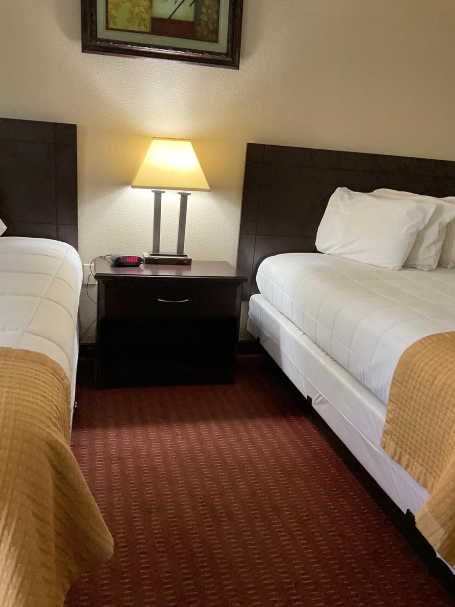 Yorktown Inn And Suites Экстерьер фото