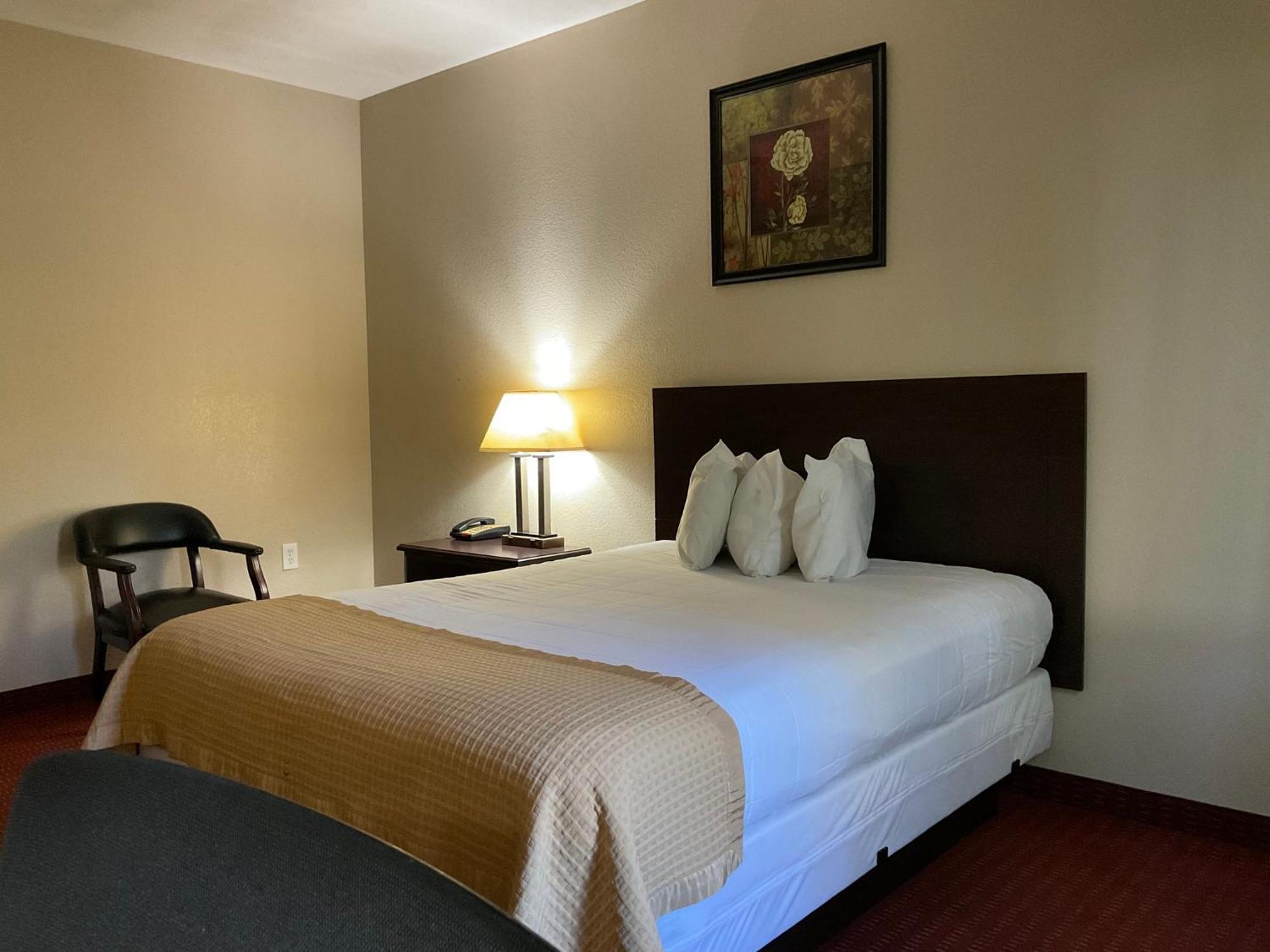 Yorktown Inn And Suites Экстерьер фото