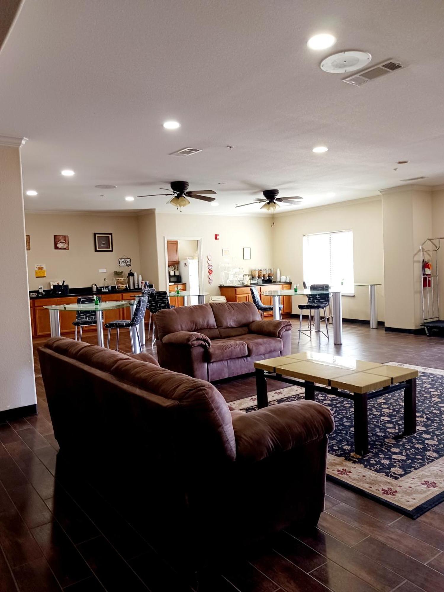 Yorktown Inn And Suites Экстерьер фото