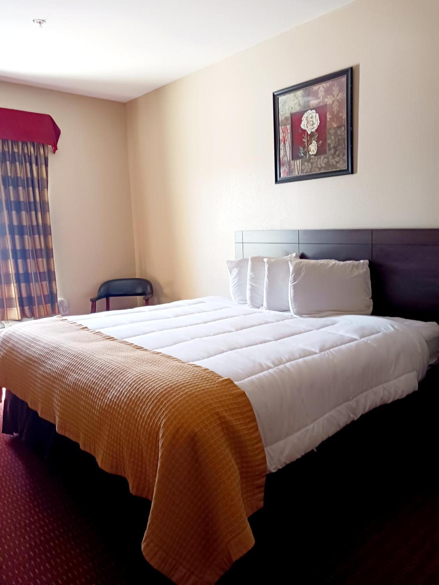 Yorktown Inn And Suites Экстерьер фото