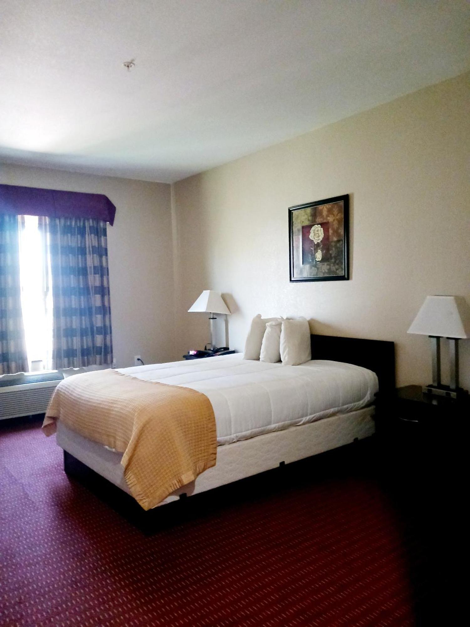 Yorktown Inn And Suites Экстерьер фото