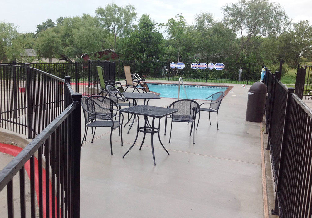 Yorktown Inn And Suites Экстерьер фото
